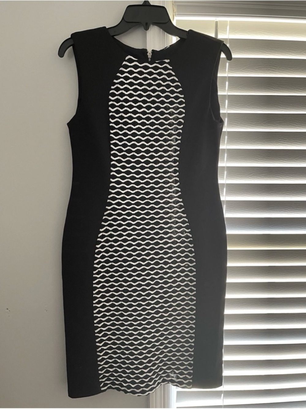 R&M Richards Women's Sleeveless Dress Black/white, Size 10 - Picture 2 of 4